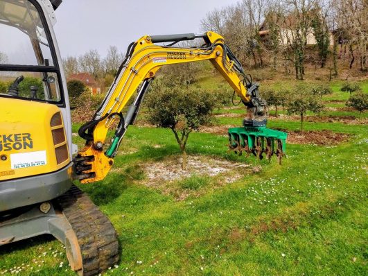 Mini pelle avec Grelimeca